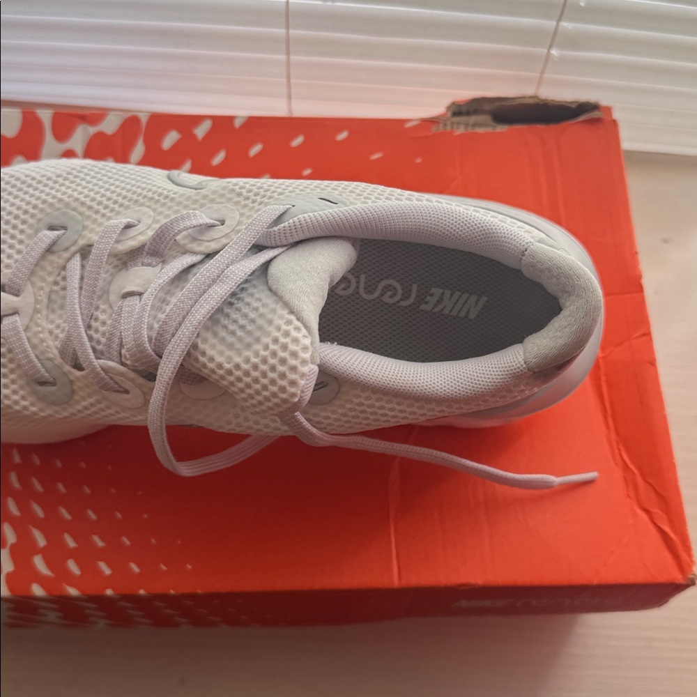 Nike Renew Light Gray Sneakers - Picture 3 of 3